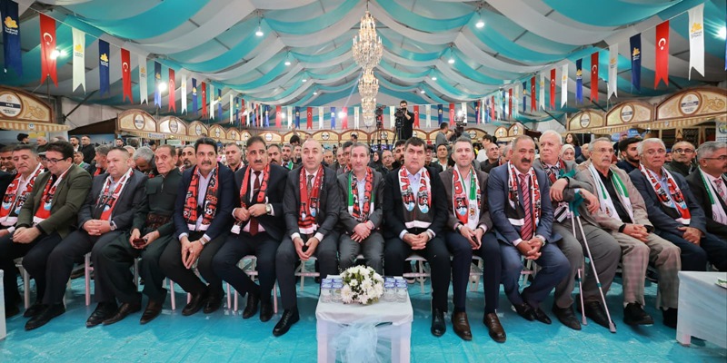 SULTANBEYLİ DE VAN GECESİ, ŞEHİTLERE VE KARDEŞLİĞE ADANDI